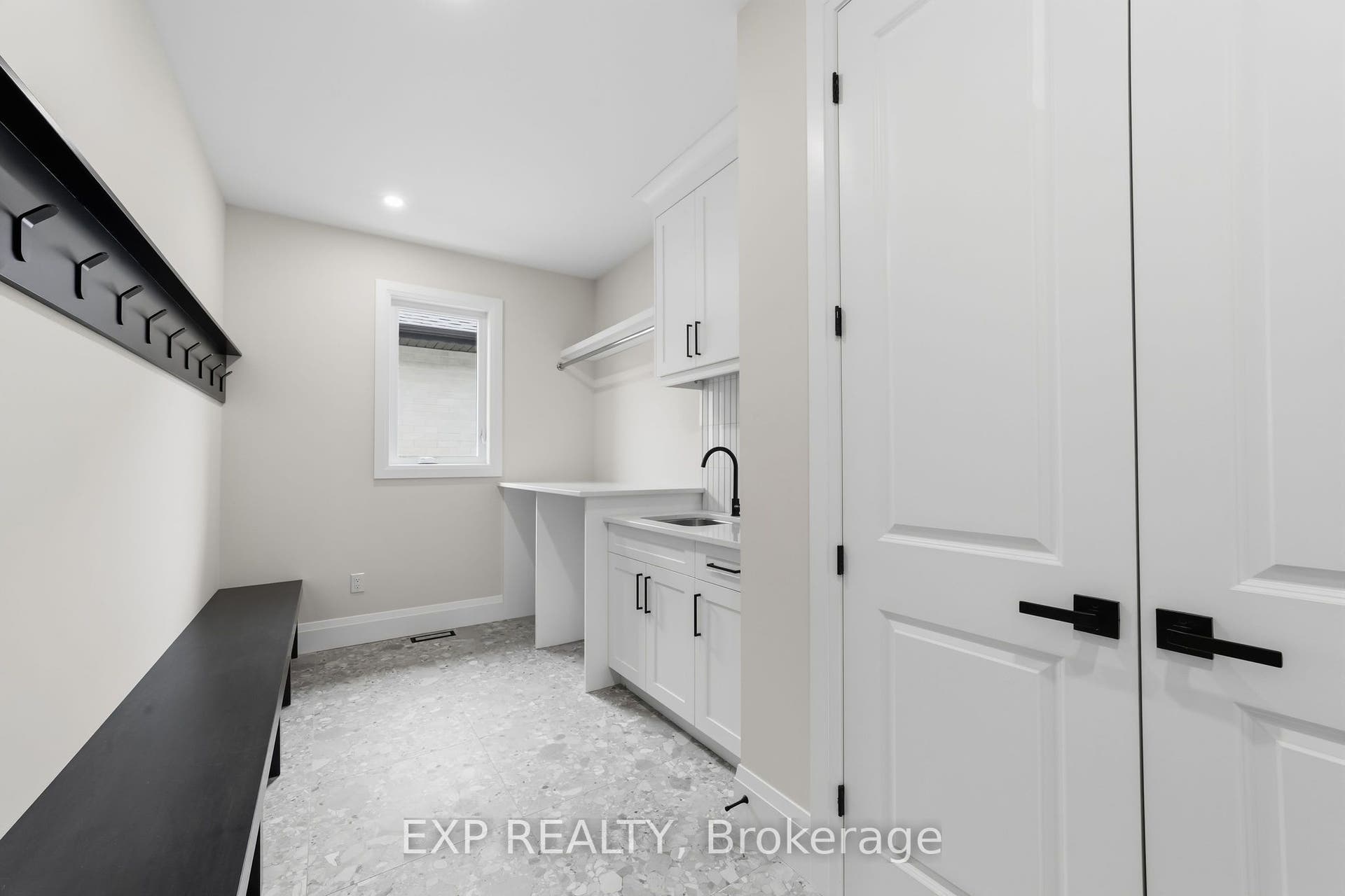 404 Erie Street, Warwick, Lambton ON N0M 2S0
