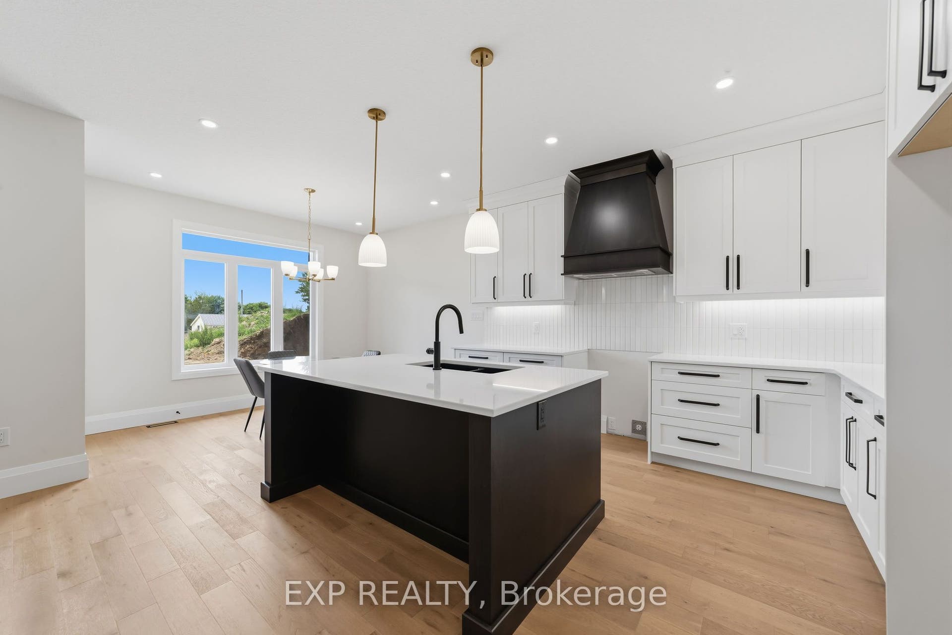 404 Erie Street, Warwick, Lambton ON N0M 2S0