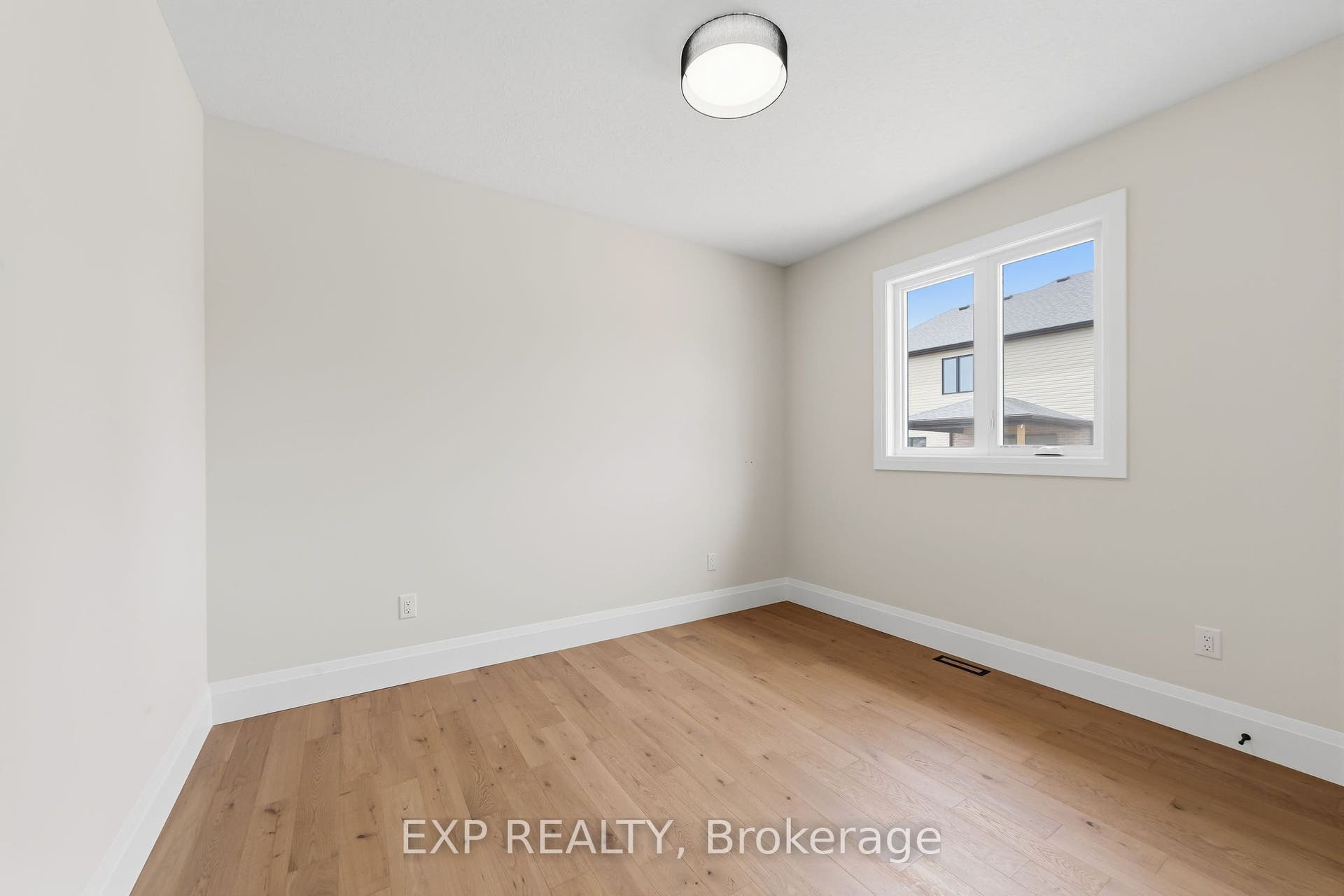 404 Erie Street, Warwick, Lambton ON N0M 2S0