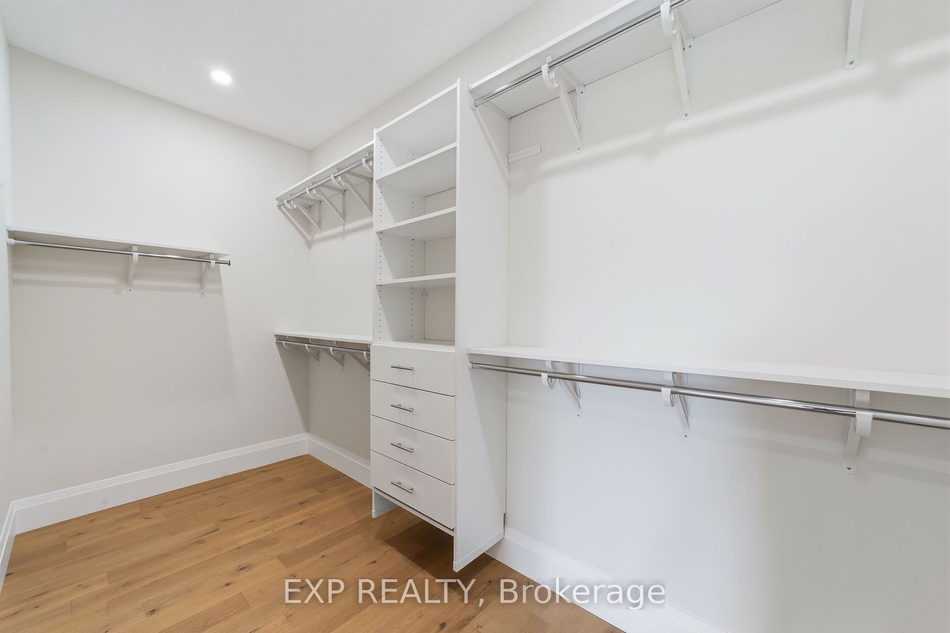 404 Erie Street, Warwick, Lambton ON N0M 2S0