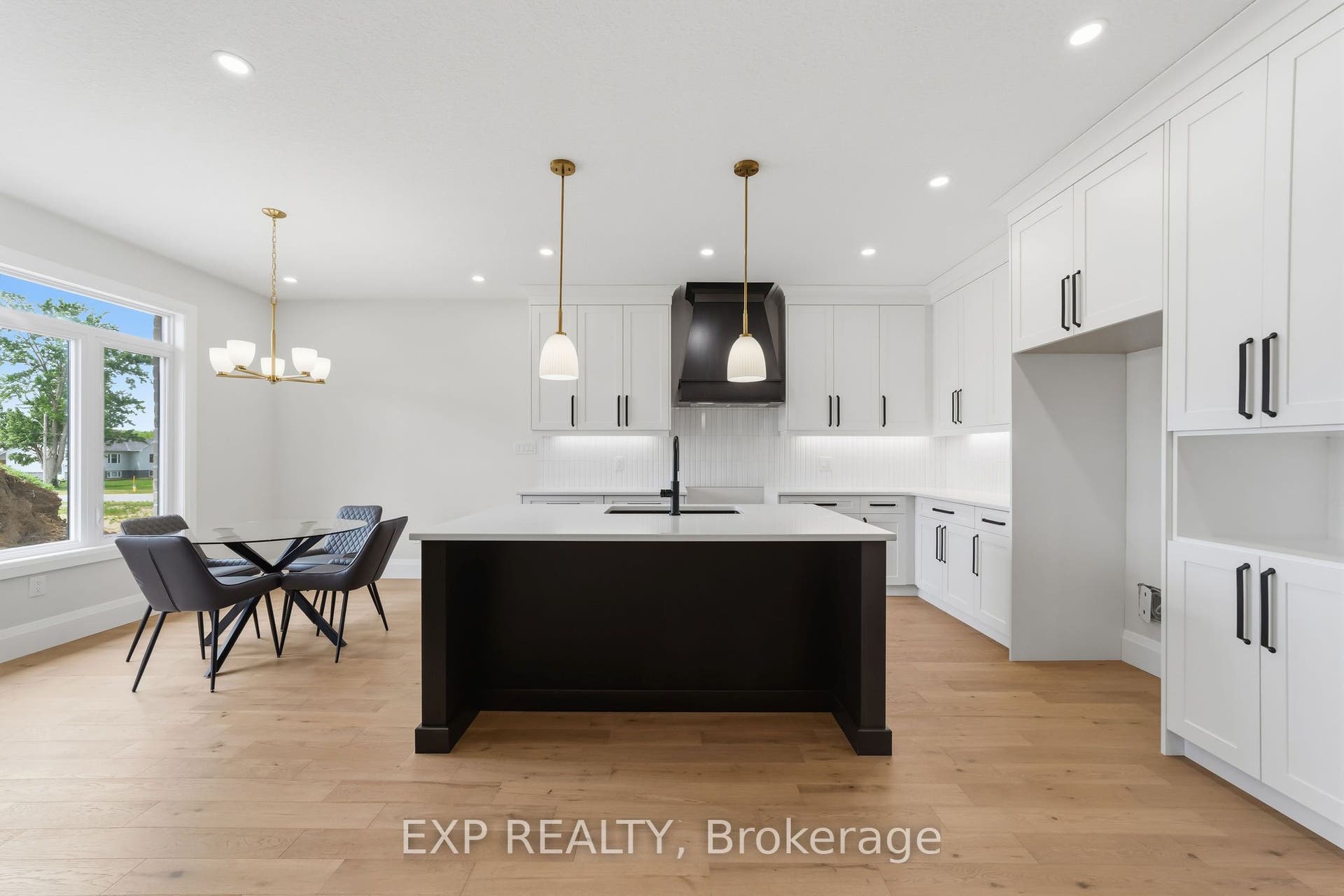 404 Erie Street, Warwick, Lambton ON N0M 2S0