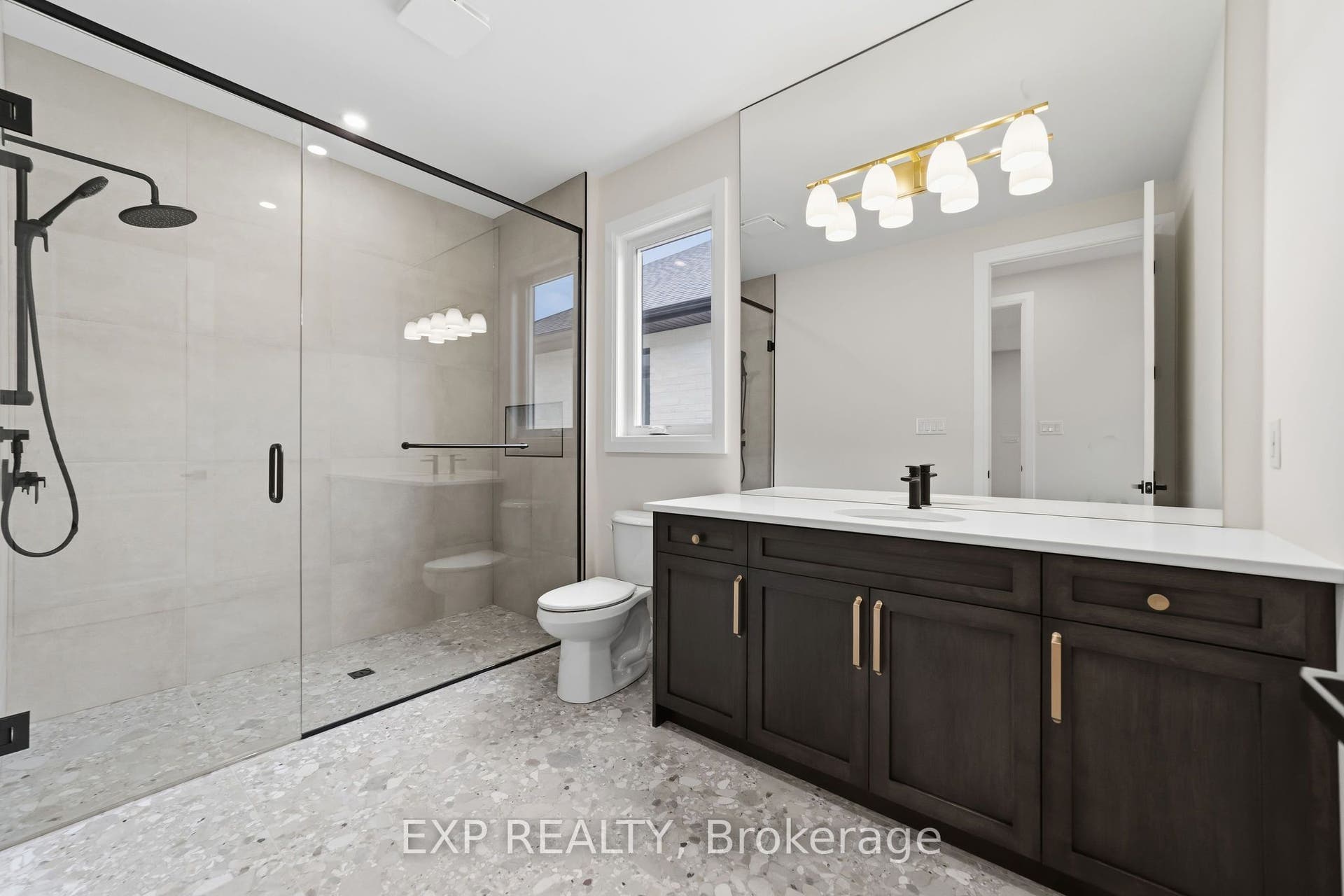 404 Erie Street, Warwick, Lambton ON N0M 2S0
