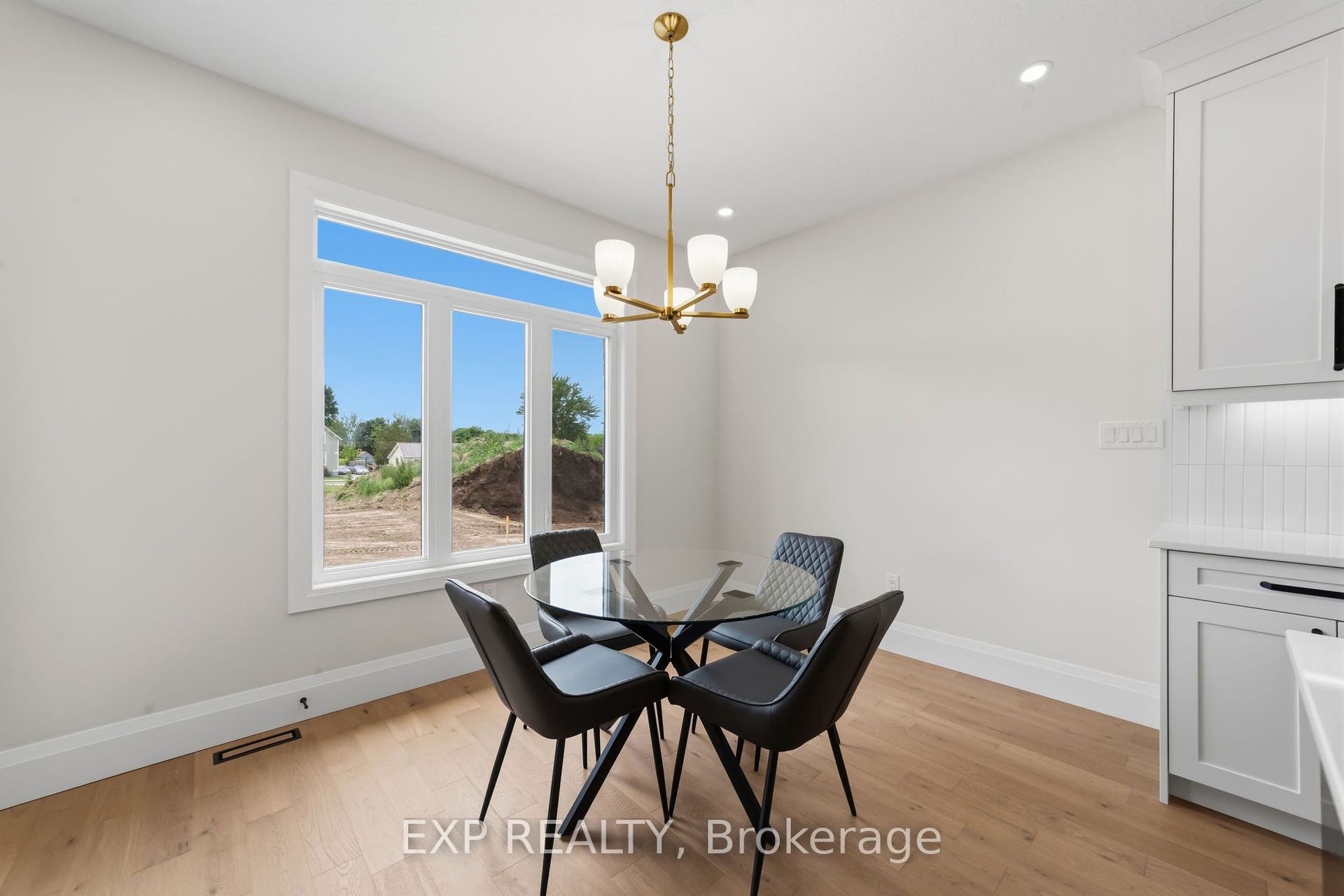 404 Erie Street, Warwick, Lambton ON N0M 2S0