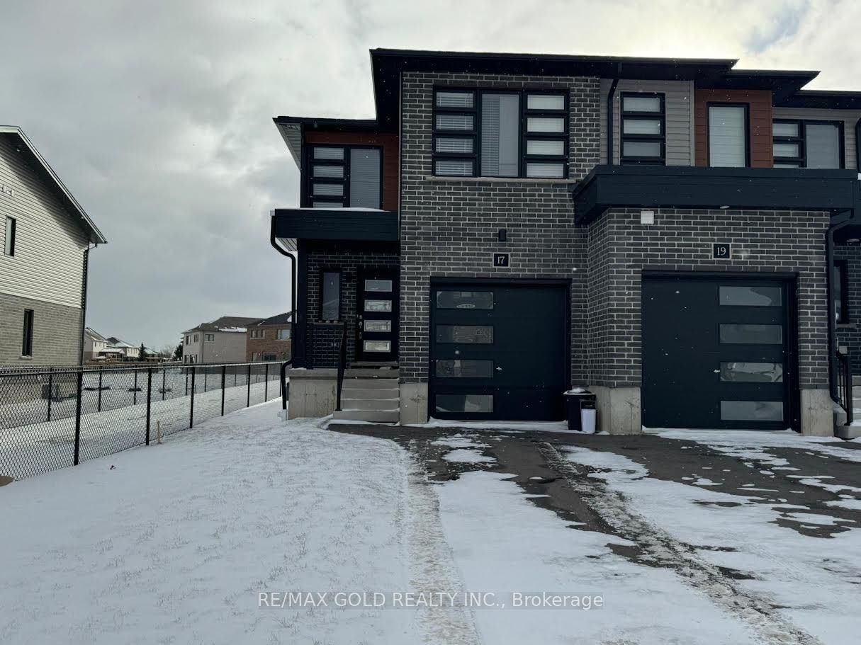 17 Wilkinson Avenue, Cambridge, Waterloo ON N1S 0C5 17 Wilkinson Avenue, Cambridge, Waterloo ON N1S 0C5