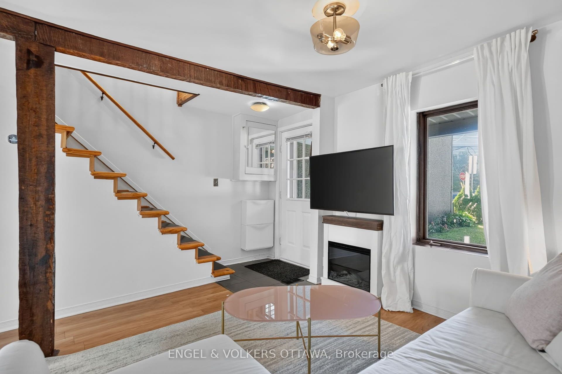 319 Savard Avenue, Vanier And Kingsview Park, Ottawa ON K1L 7S1