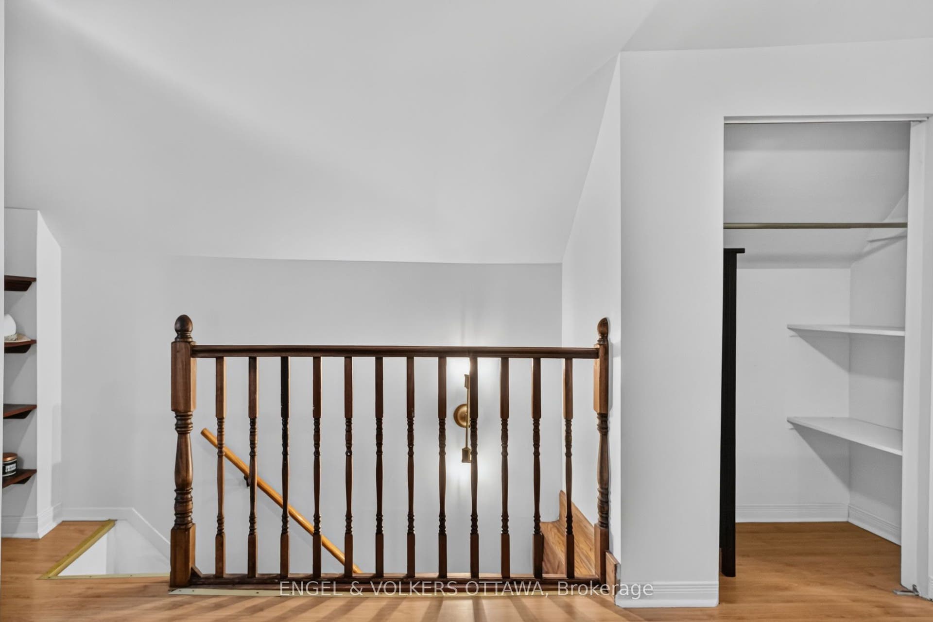 319 Savard Avenue, Vanier And Kingsview Park, Ottawa ON K1L 7S1