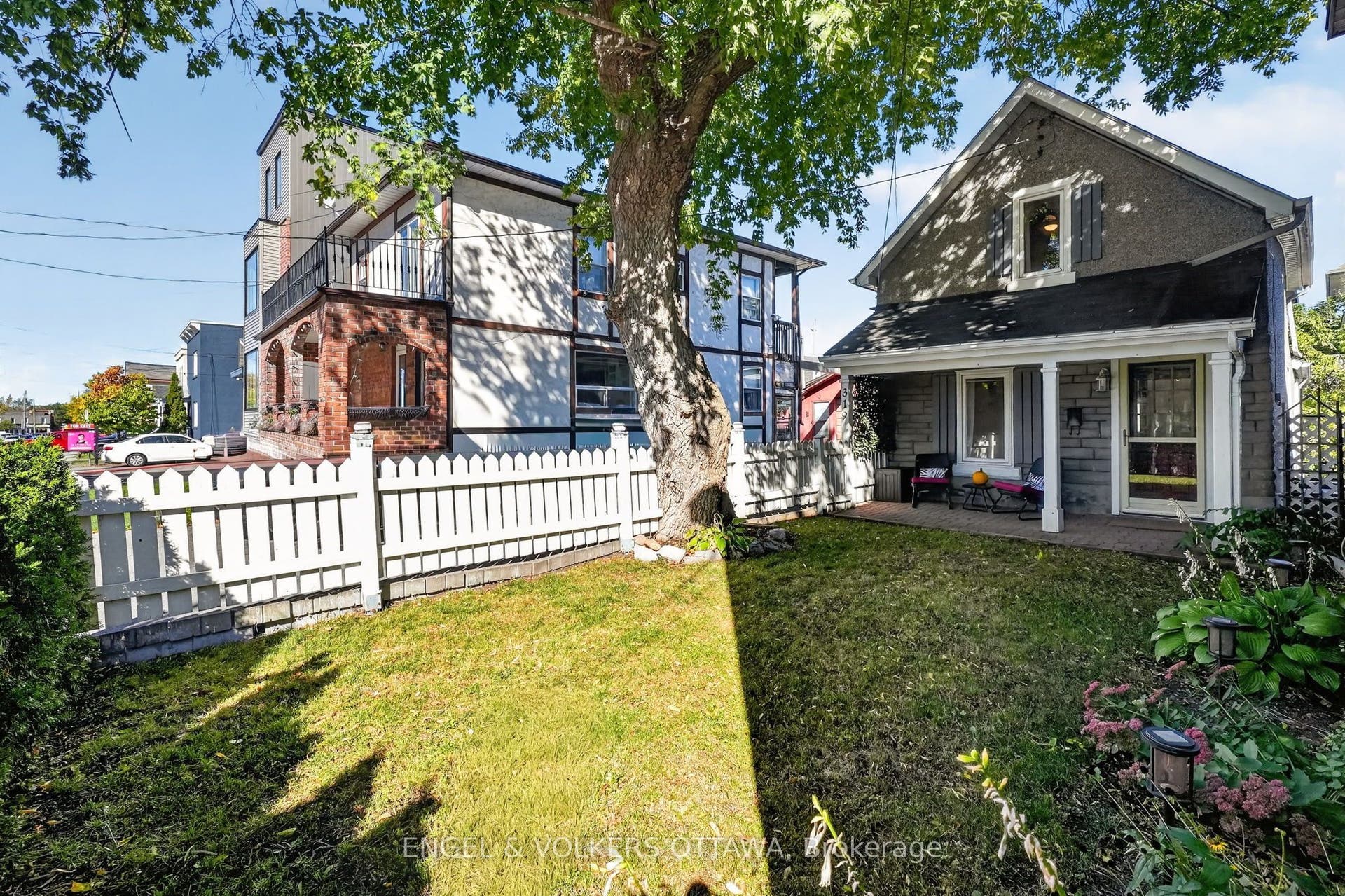 319 Savard Avenue, Vanier And Kingsview Park, Ottawa ON K1L 7S1