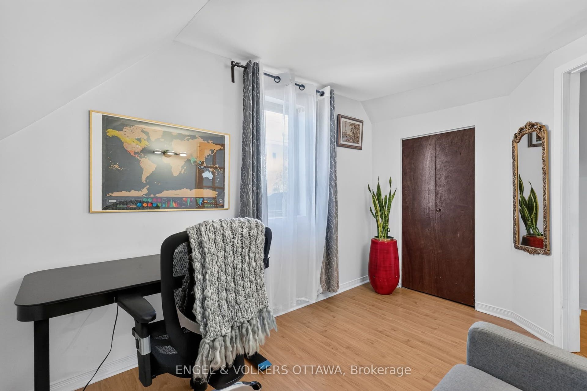 319 Savard Avenue, Vanier And Kingsview Park, Ottawa ON K1L 7S1