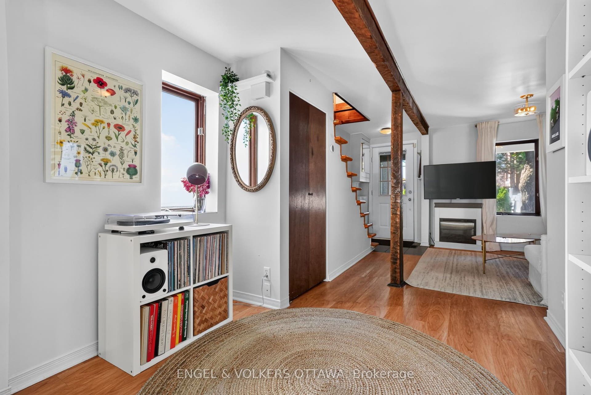 319 Savard Avenue, Vanier And Kingsview Park, Ottawa ON K1L 7S1
