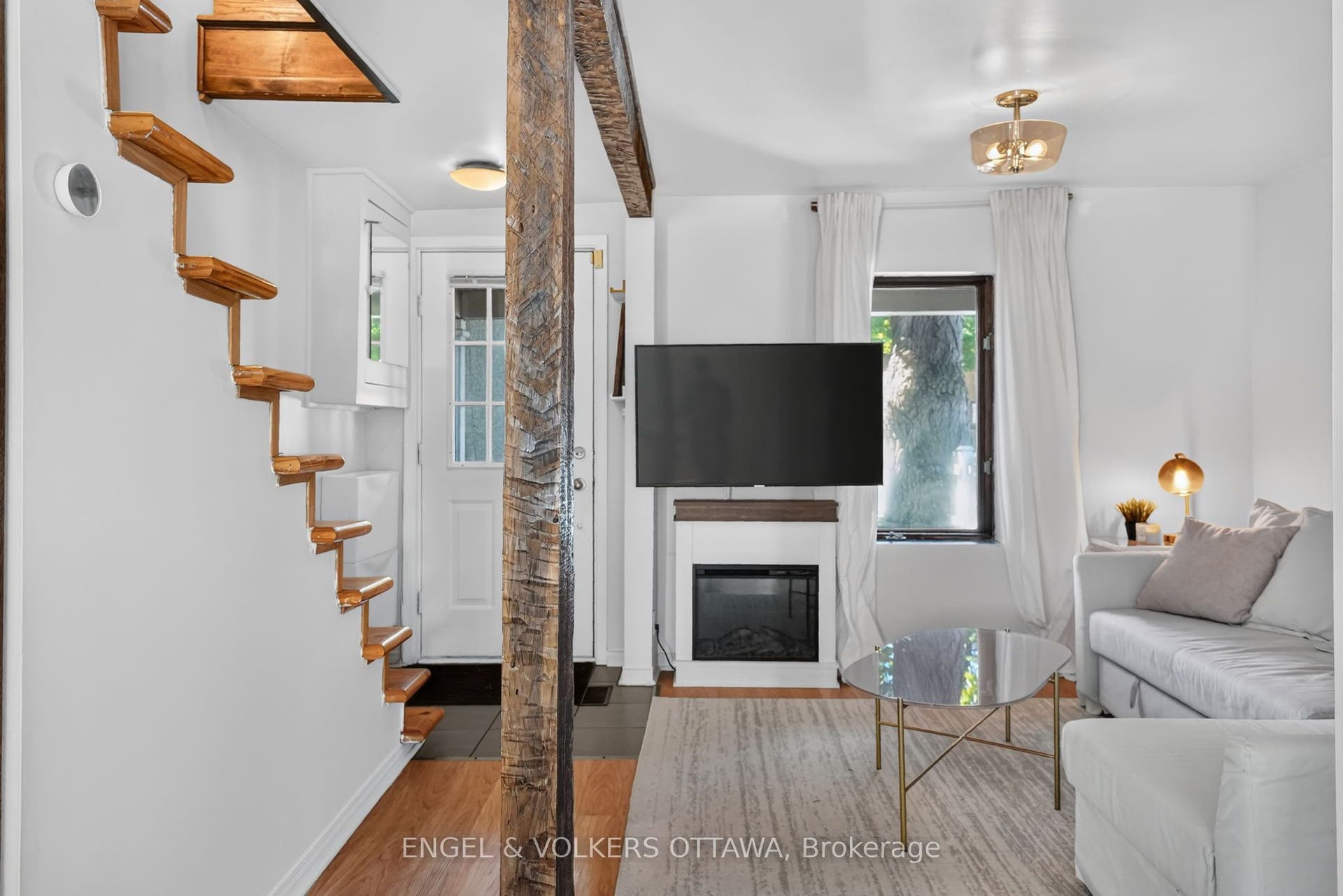 319 Savard Avenue, Vanier And Kingsview Park, Ottawa ON K1L 7S1