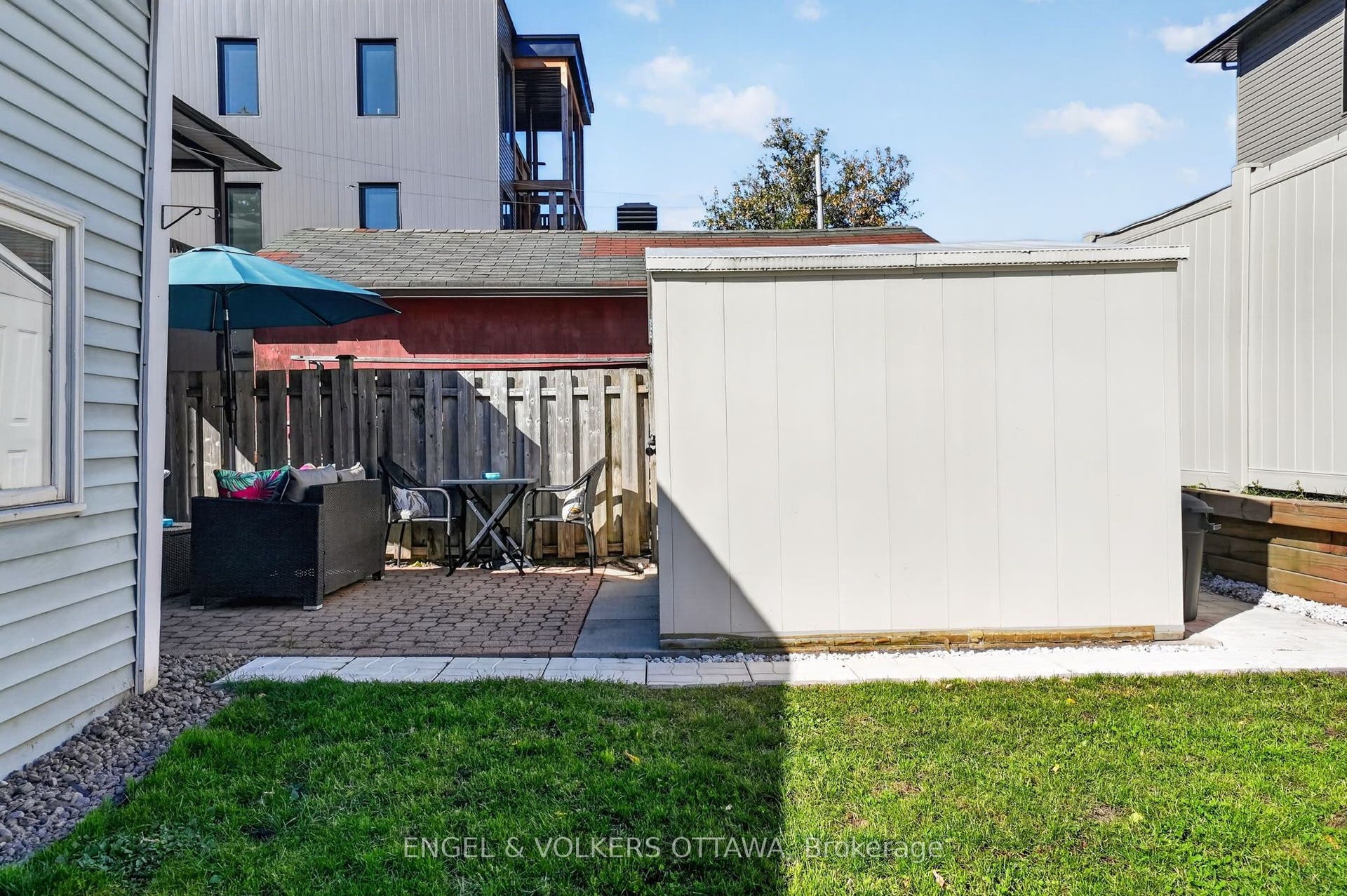 319 Savard Avenue, Vanier And Kingsview Park, Ottawa ON K1L 7S1