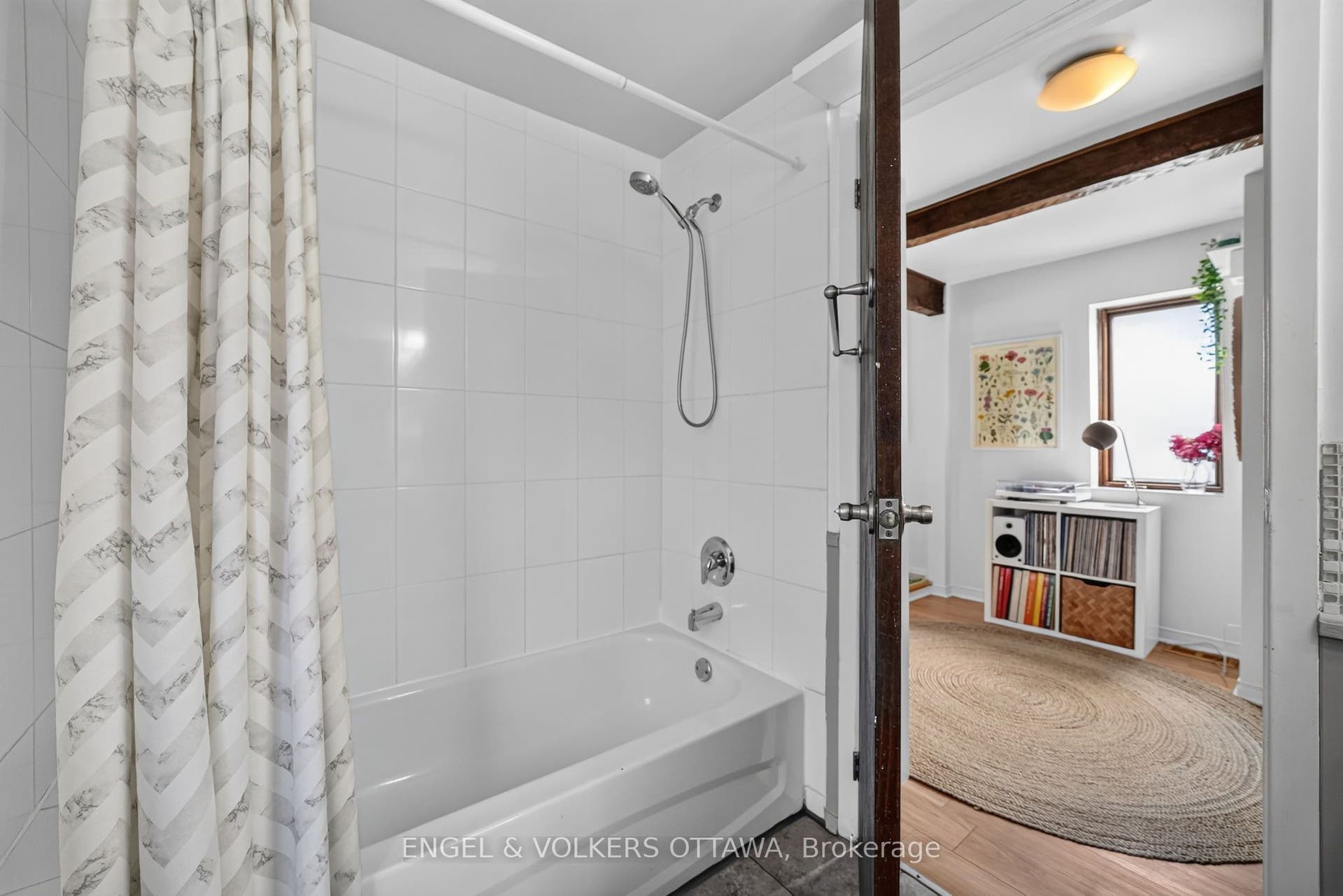 319 Savard Avenue, Vanier And Kingsview Park, Ottawa ON K1L 7S1