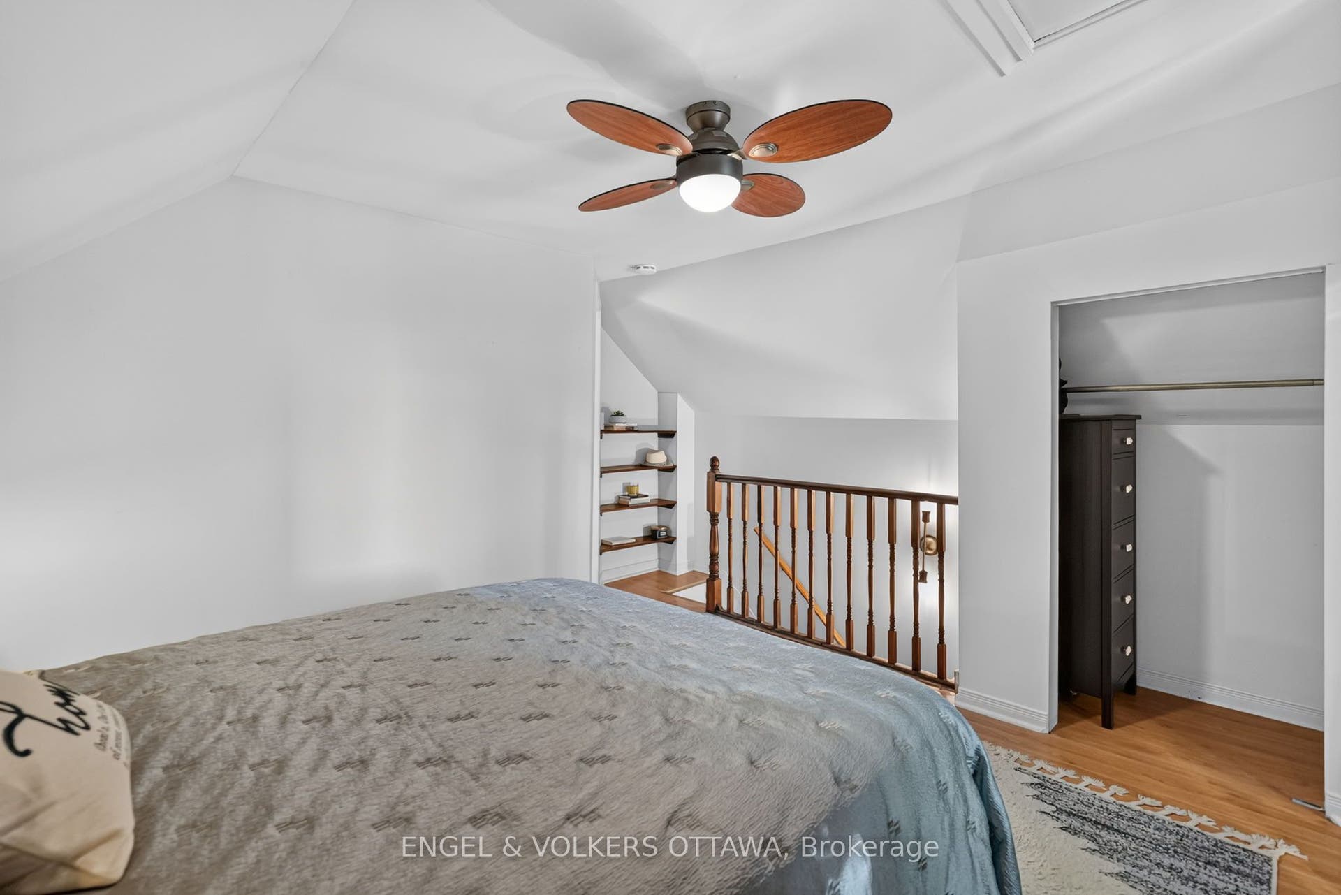 319 Savard Avenue, Vanier And Kingsview Park, Ottawa ON K1L 7S1
