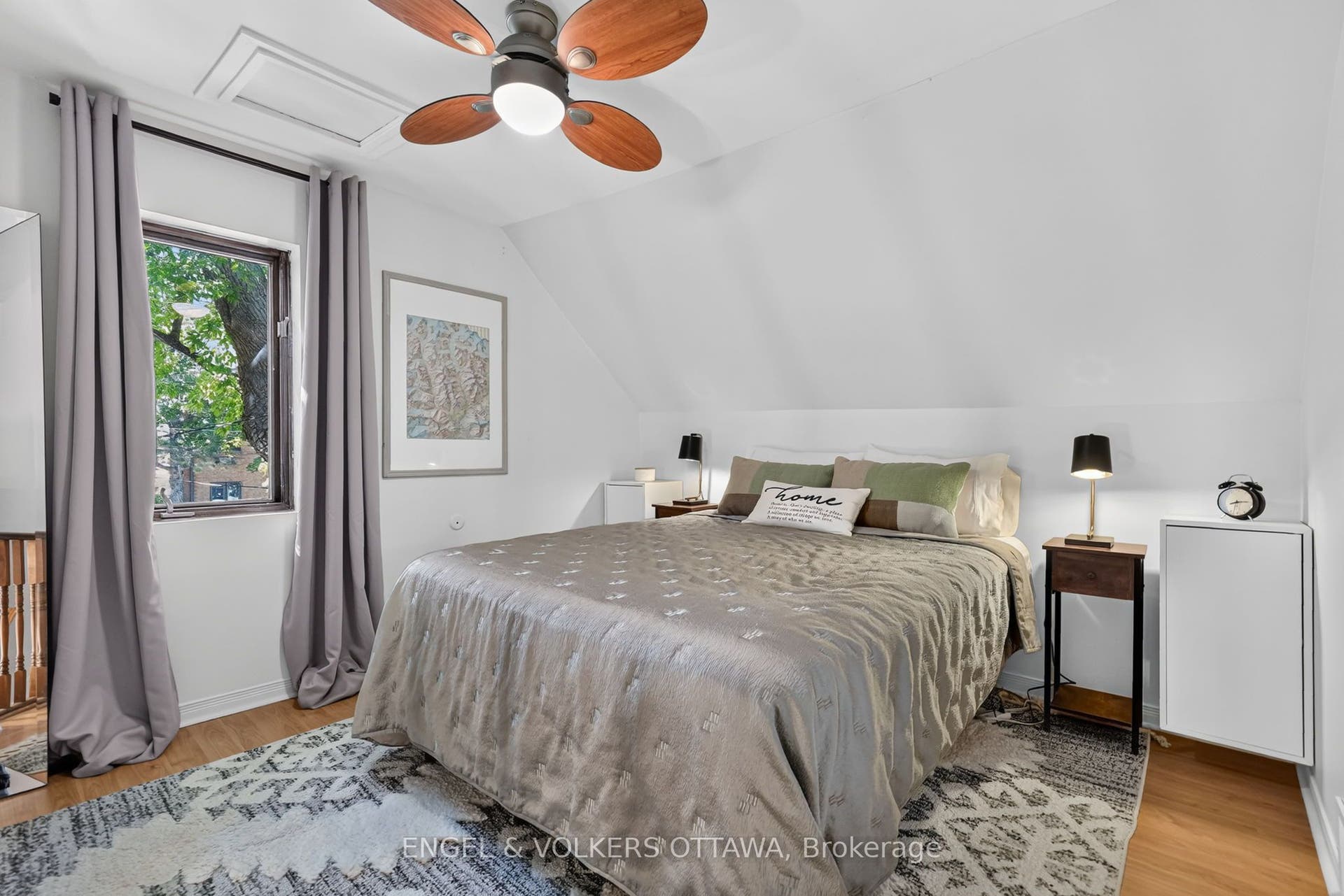 319 Savard Avenue, Vanier And Kingsview Park, Ottawa ON K1L 7S1