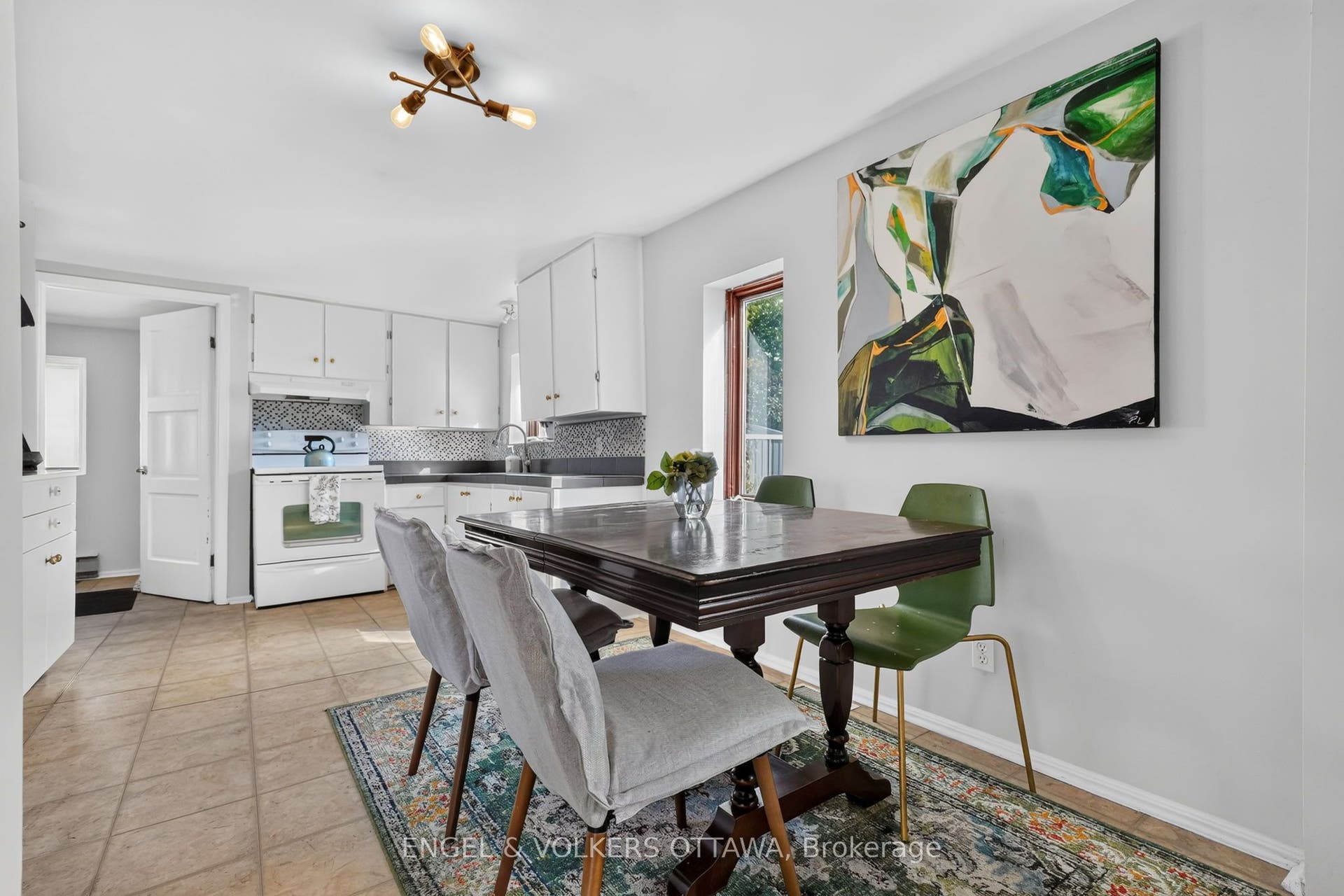 319 Savard Avenue, Vanier And Kingsview Park, Ottawa ON K1L 7S1