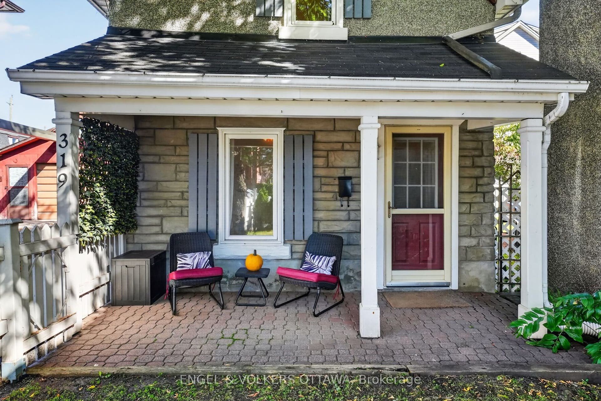 319 Savard Avenue, Vanier And Kingsview Park, Ottawa ON K1L 7S1