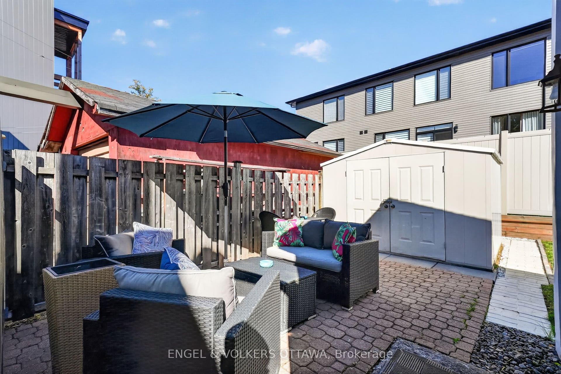 319 Savard Avenue, Vanier And Kingsview Park, Ottawa ON K1L 7S1