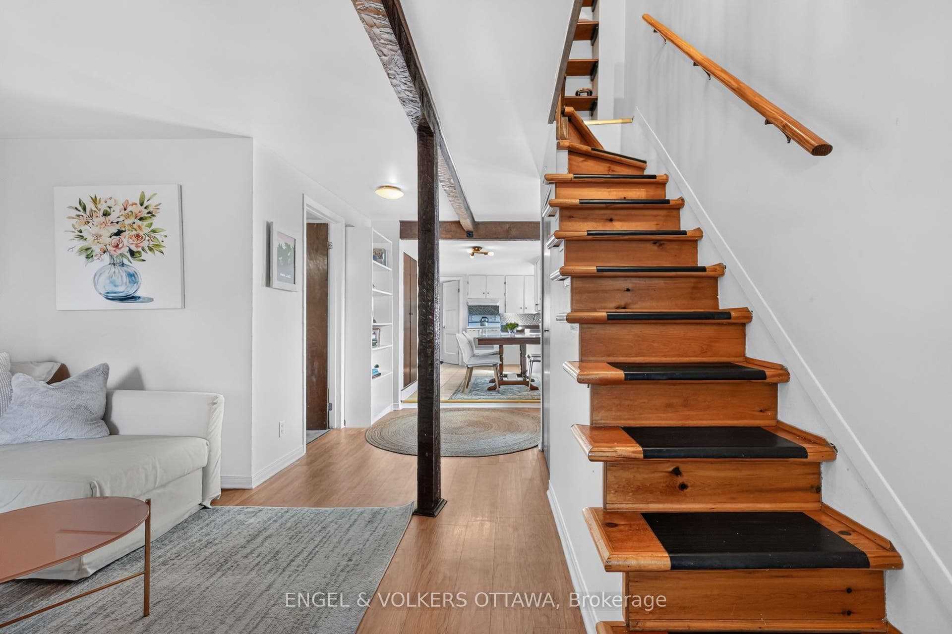 319 Savard Avenue, Vanier And Kingsview Park, Ottawa ON K1L 7S1