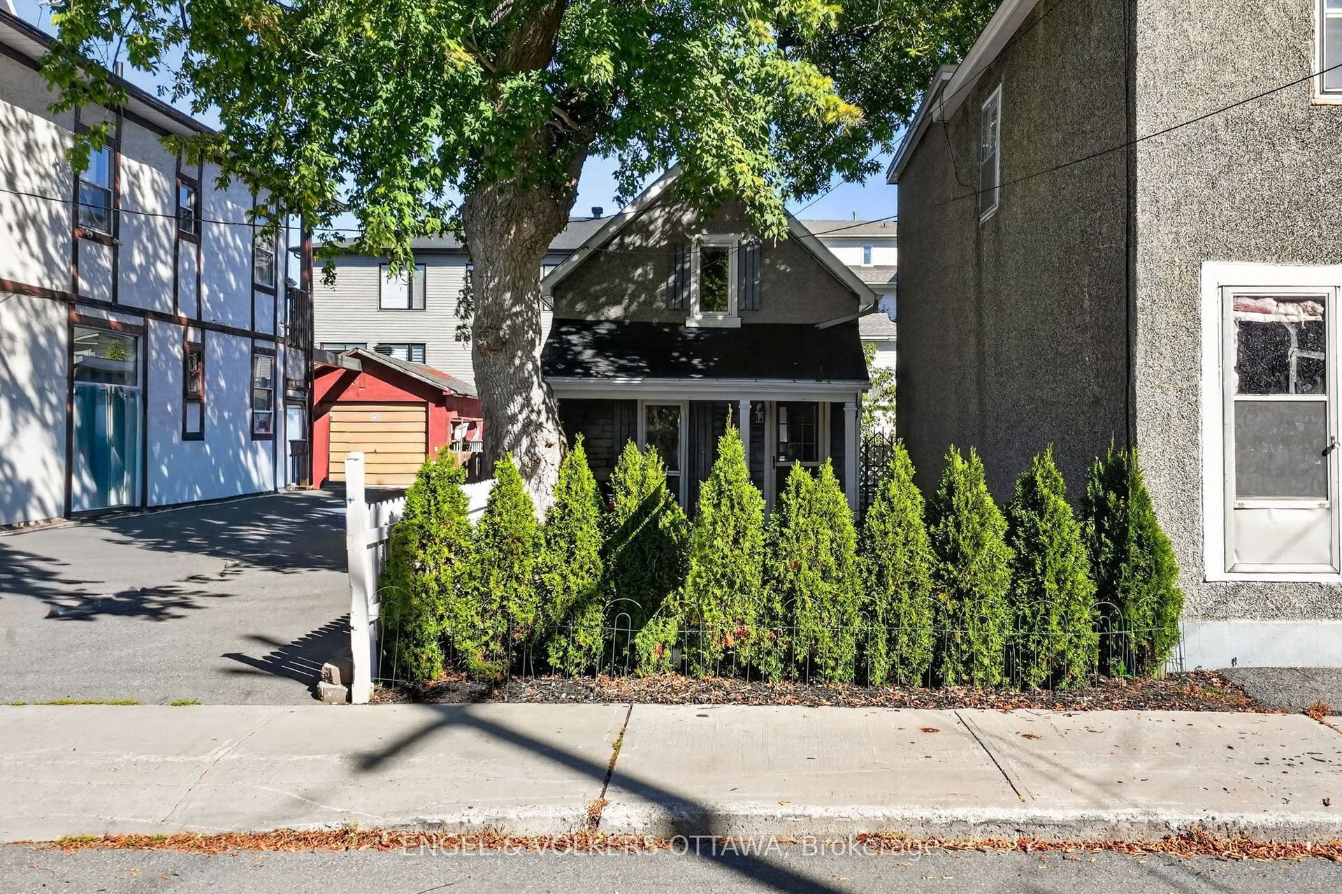 319 Savard Avenue, Vanier And Kingsview Park, Ottawa ON K1L 7S1