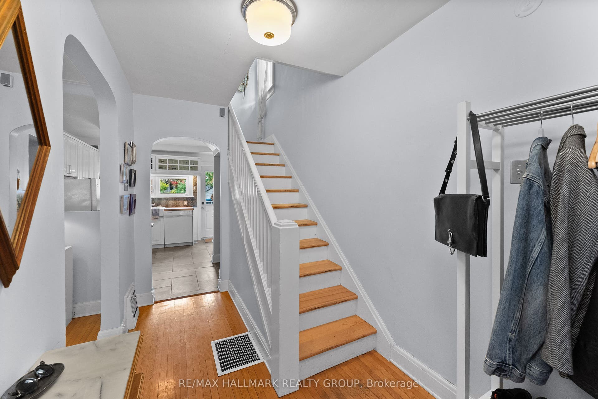 425 Chapel Street, Lower Town - Sandy Hill, Ottawa ON K1N 7Z7 425 Chapel Street, Lower Town - Sandy Hill, Ottawa ON K1N 7Z7