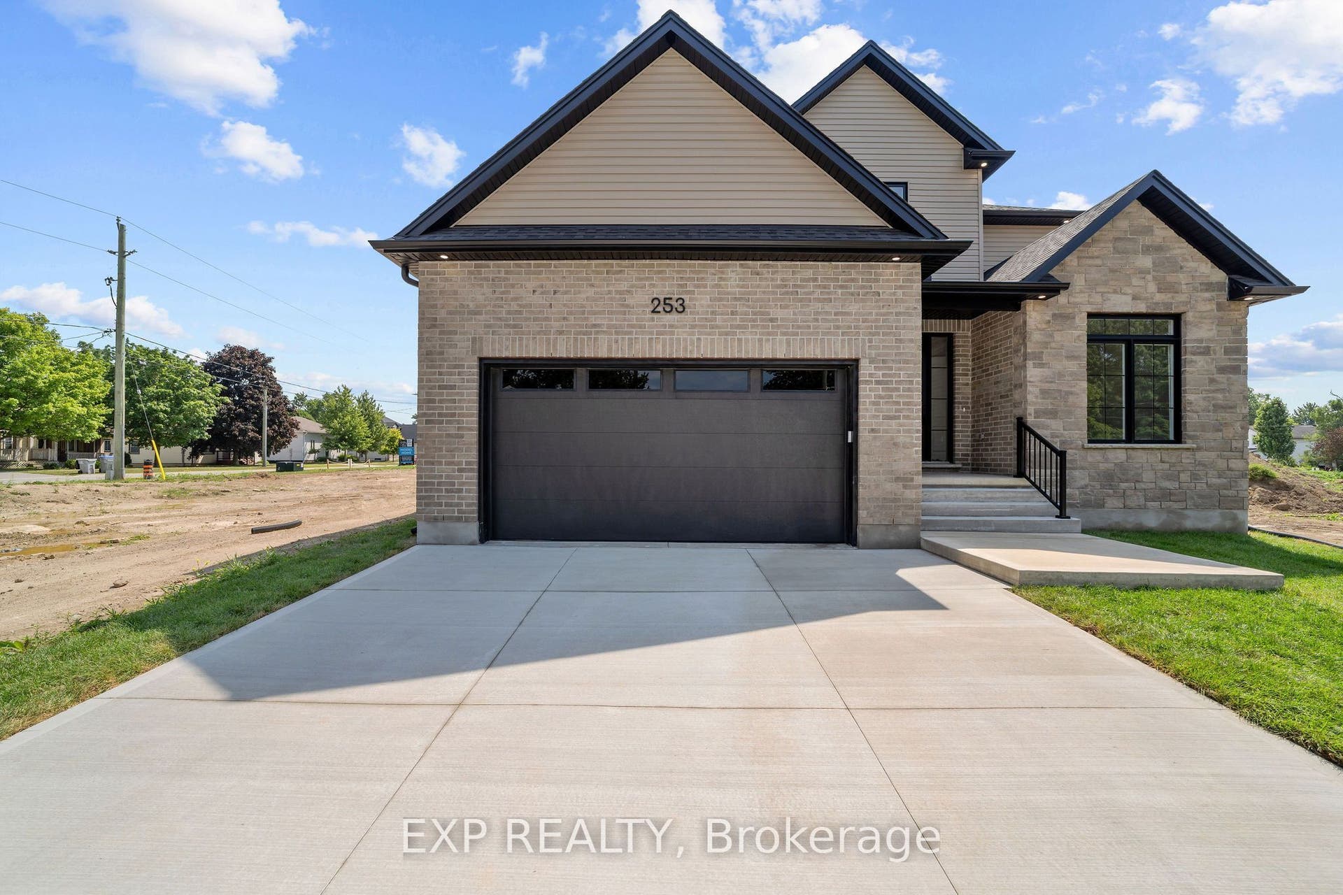 253 John Street, Warwick, Lambton ON N0M 2S0