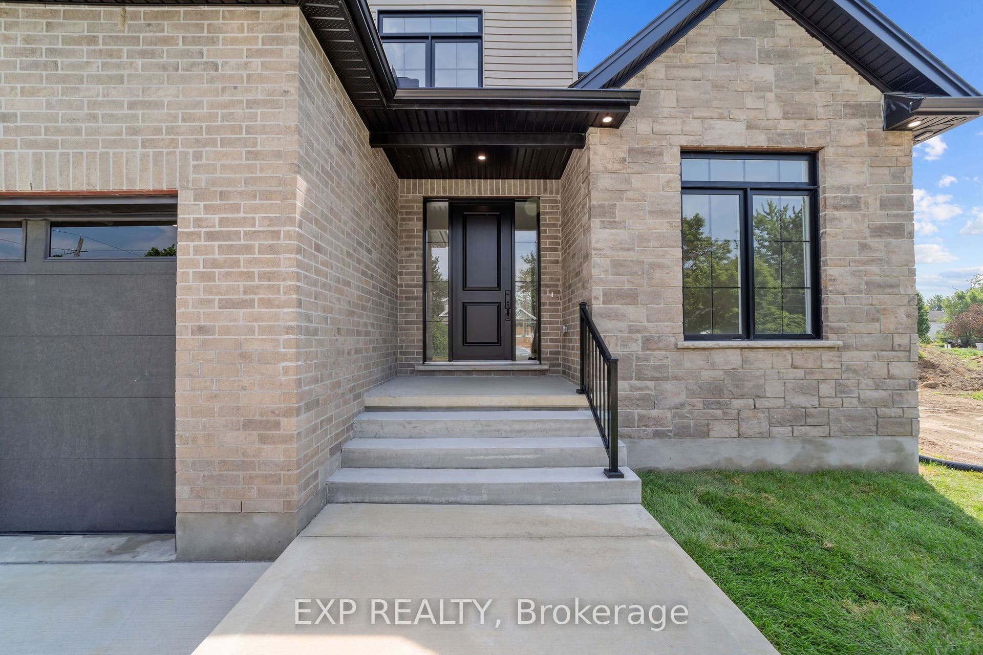 253 John Street, Warwick, Lambton ON N0M 2S0