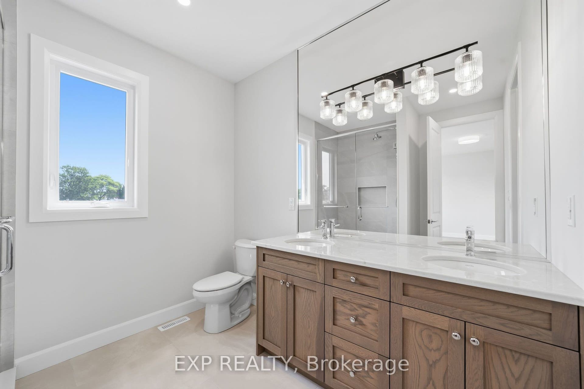 253 John Street, Warwick, Lambton ON N0M 2S0