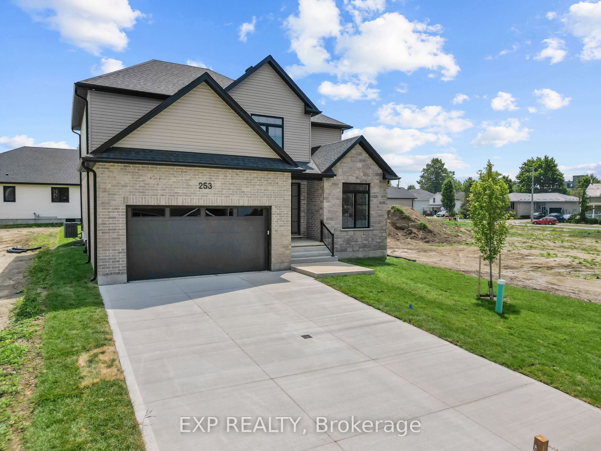 253 John Street, Warwick, Lambton ON N0M 2S0