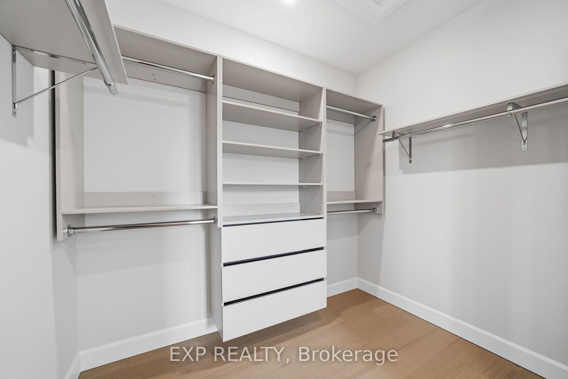 253 John Street, Warwick, Lambton ON N0M 2S0