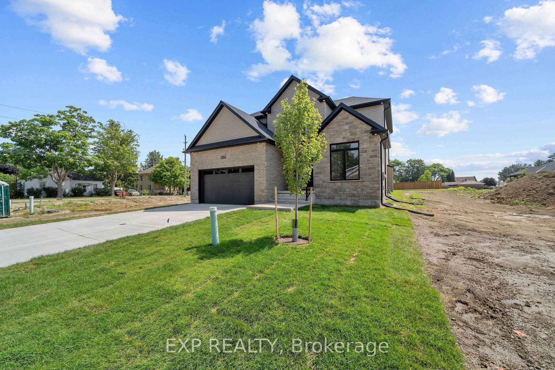 253 John Street, Warwick, Lambton ON N0M 2S0