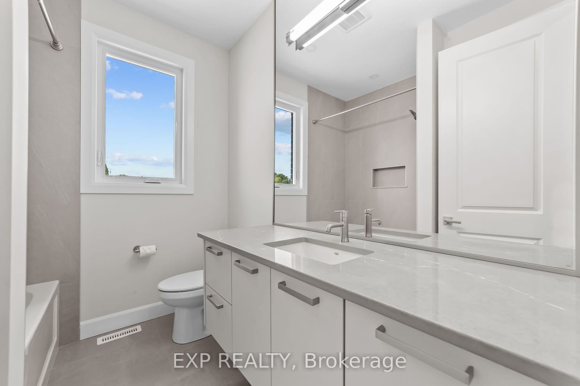 409 Ontario Street, Warwick, Lambton ON N0M 2S0
