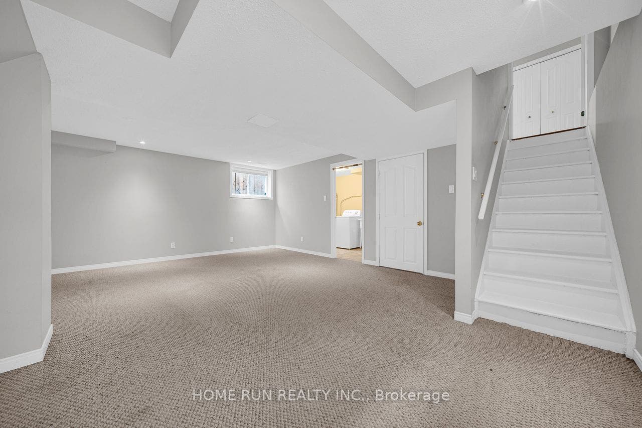 14 Spur Avenue, Kanata, Ottawa ON K2M 2B5 14 Spur Avenue, Kanata, Ottawa ON K2M 2B5