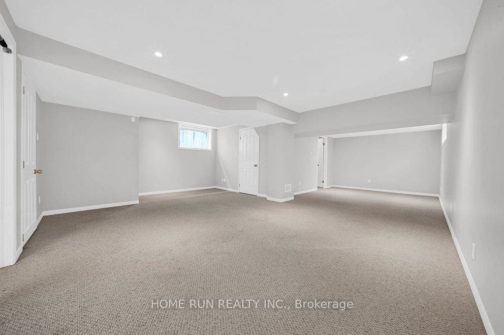 14 Spur Avenue, Kanata, Ottawa ON K2M 2B5 14 Spur Avenue, Kanata, Ottawa ON K2M 2B5