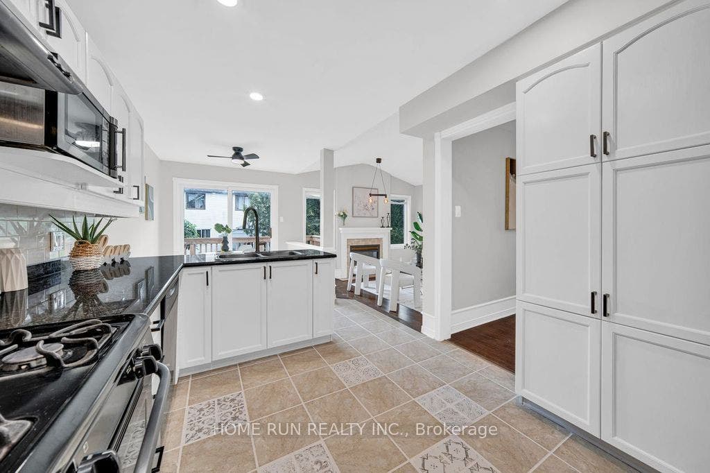 14 Spur Avenue, Kanata, Ottawa ON K2M 2B5 14 Spur Avenue, Kanata, Ottawa ON K2M 2B5