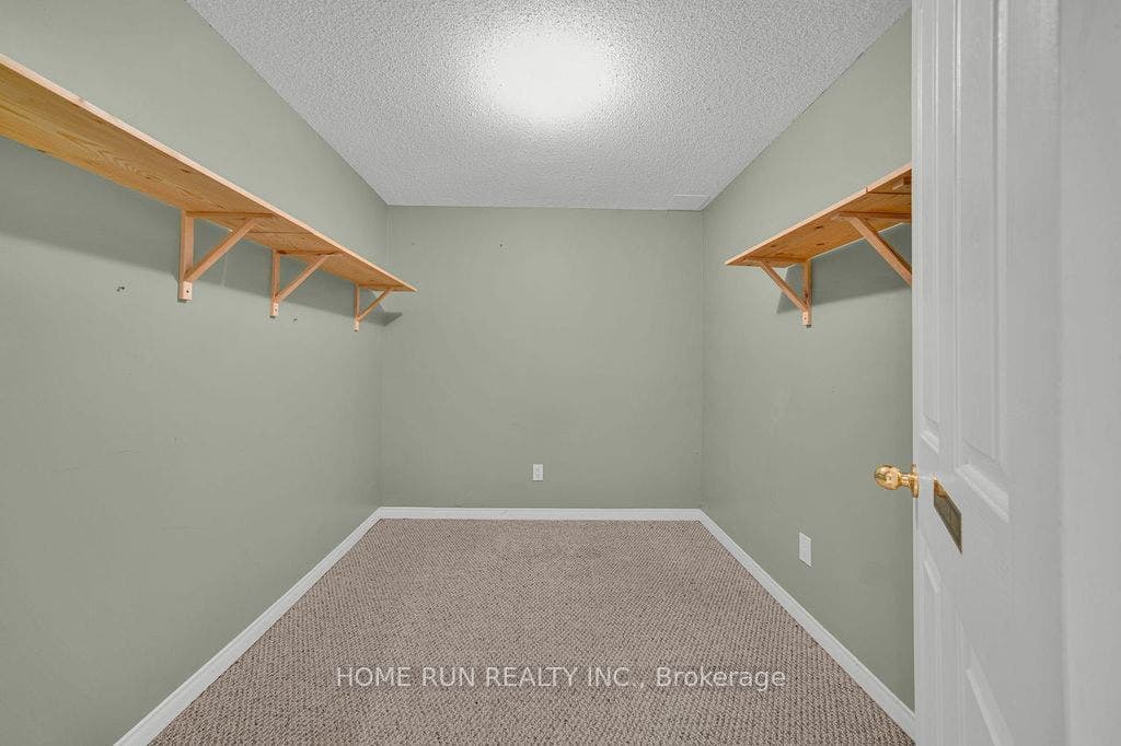 14 Spur Avenue, Kanata, Ottawa ON K2M 2B5 14 Spur Avenue, Kanata, Ottawa ON K2M 2B5