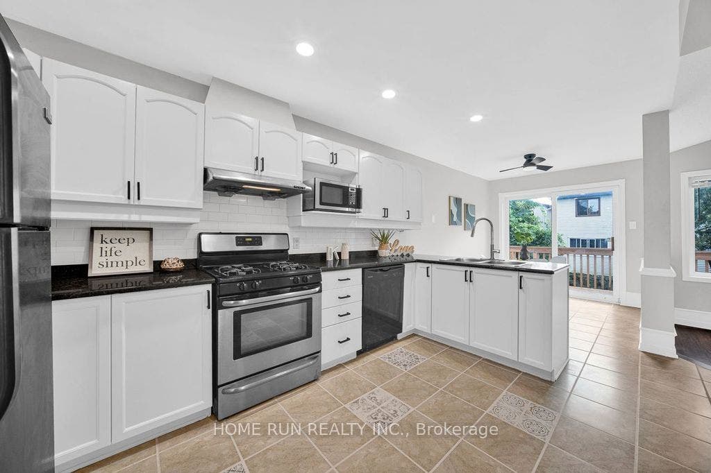 14 Spur Avenue, Kanata, Ottawa ON K2M 2B5 14 Spur Avenue, Kanata, Ottawa ON K2M 2B5