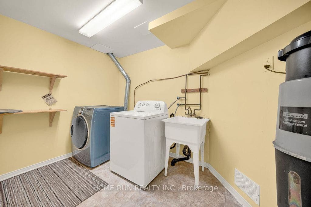14 Spur Avenue, Kanata, Ottawa ON K2M 2B5 14 Spur Avenue, Kanata, Ottawa ON K2M 2B5