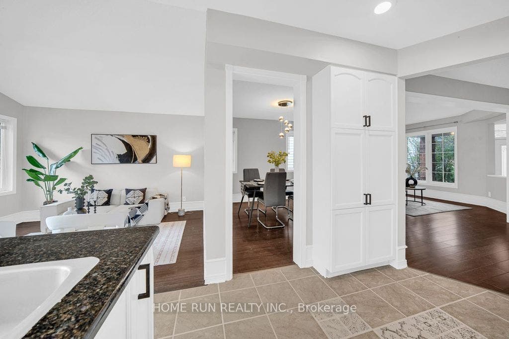 14 Spur Avenue, Kanata, Ottawa ON K2M 2B5 14 Spur Avenue, Kanata, Ottawa ON K2M 2B5