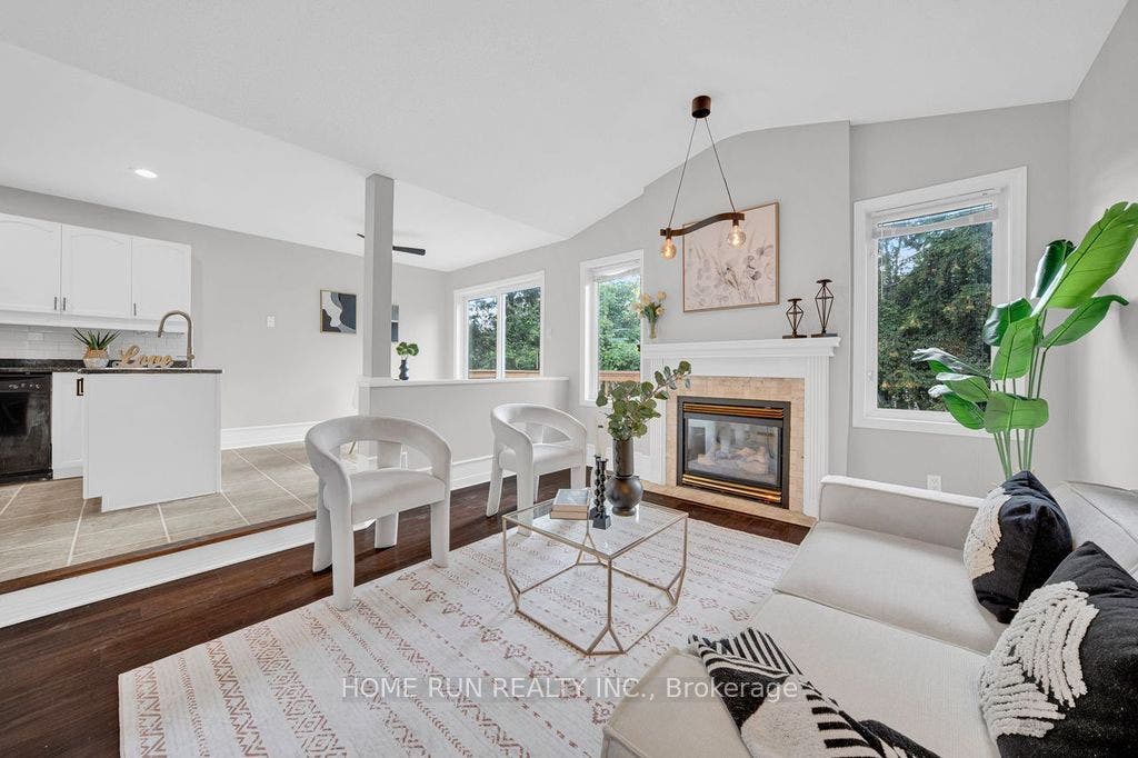 14 Spur Avenue, Kanata, Ottawa ON K2M 2B5 14 Spur Avenue, Kanata, Ottawa ON K2M 2B5