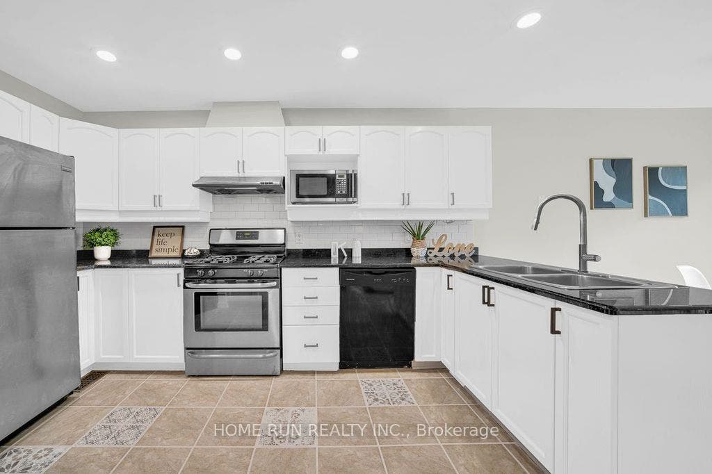 14 Spur Avenue, Kanata, Ottawa ON K2M 2B5 14 Spur Avenue, Kanata, Ottawa ON K2M 2B5