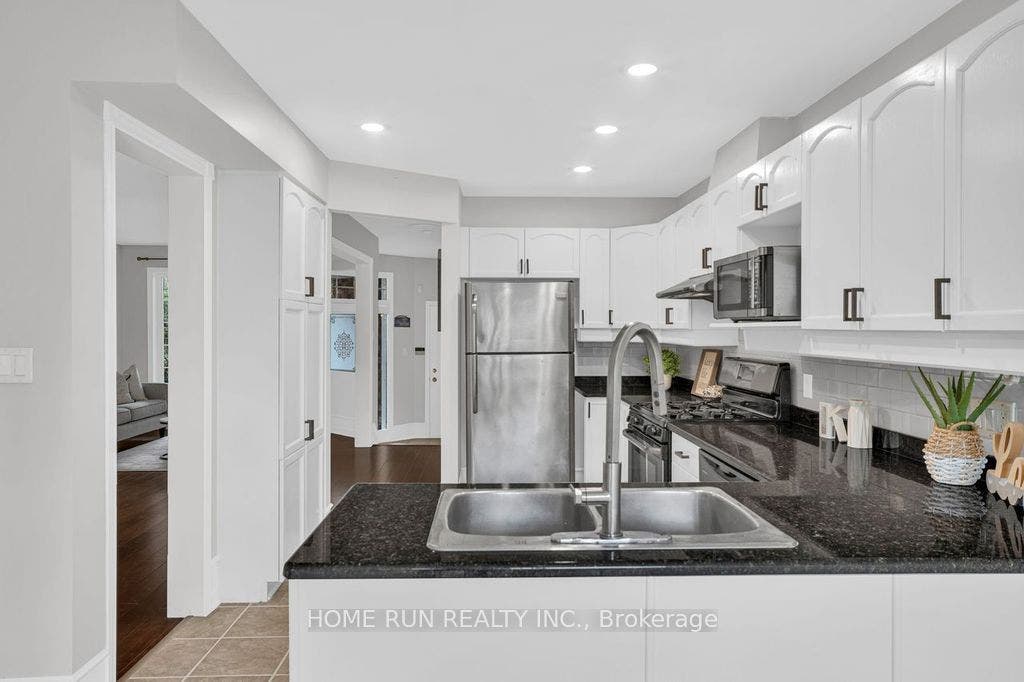 14 Spur Avenue, Kanata, Ottawa ON K2M 2B5 14 Spur Avenue, Kanata, Ottawa ON K2M 2B5