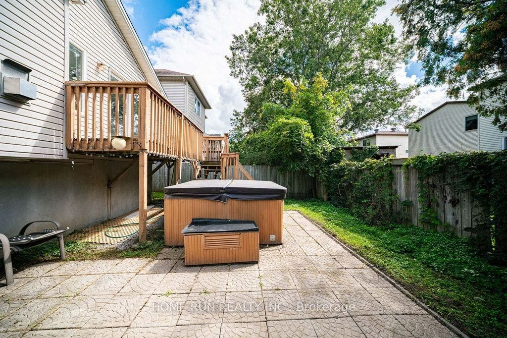 14 Spur Avenue, Kanata, Ottawa ON K2M 2B5 14 Spur Avenue, Kanata, Ottawa ON K2M 2B5