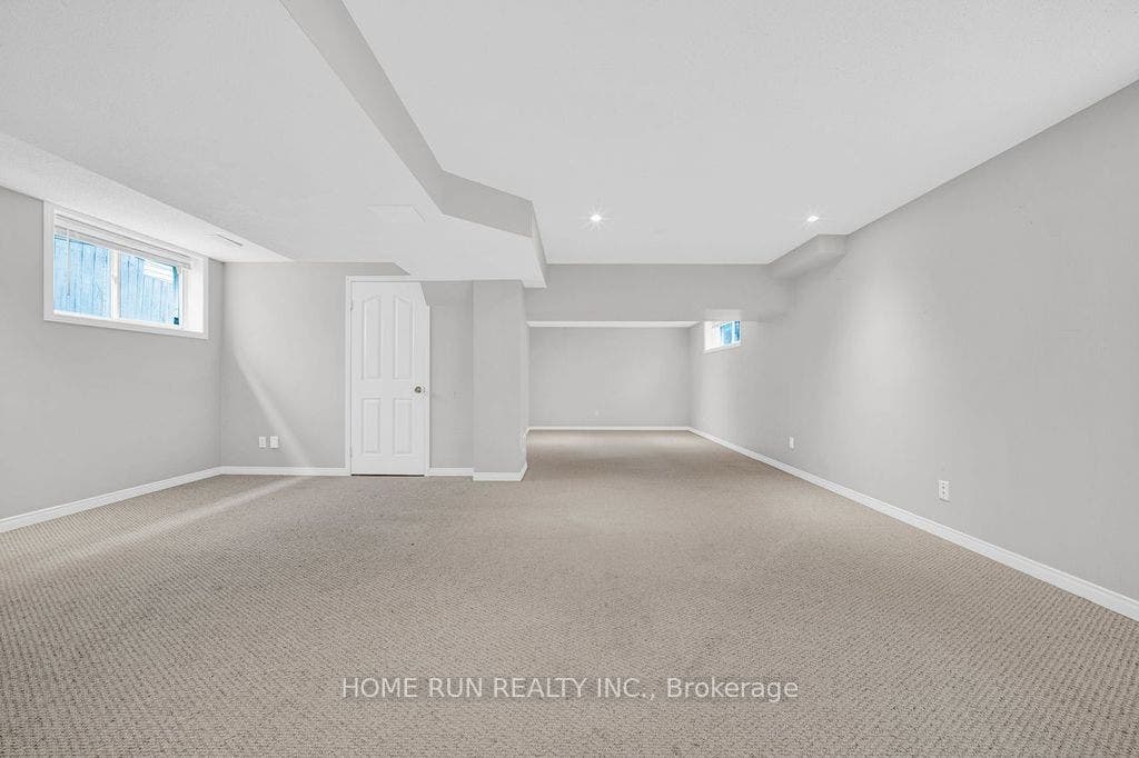 14 Spur Avenue, Kanata, Ottawa ON K2M 2B5 14 Spur Avenue, Kanata, Ottawa ON K2M 2B5
