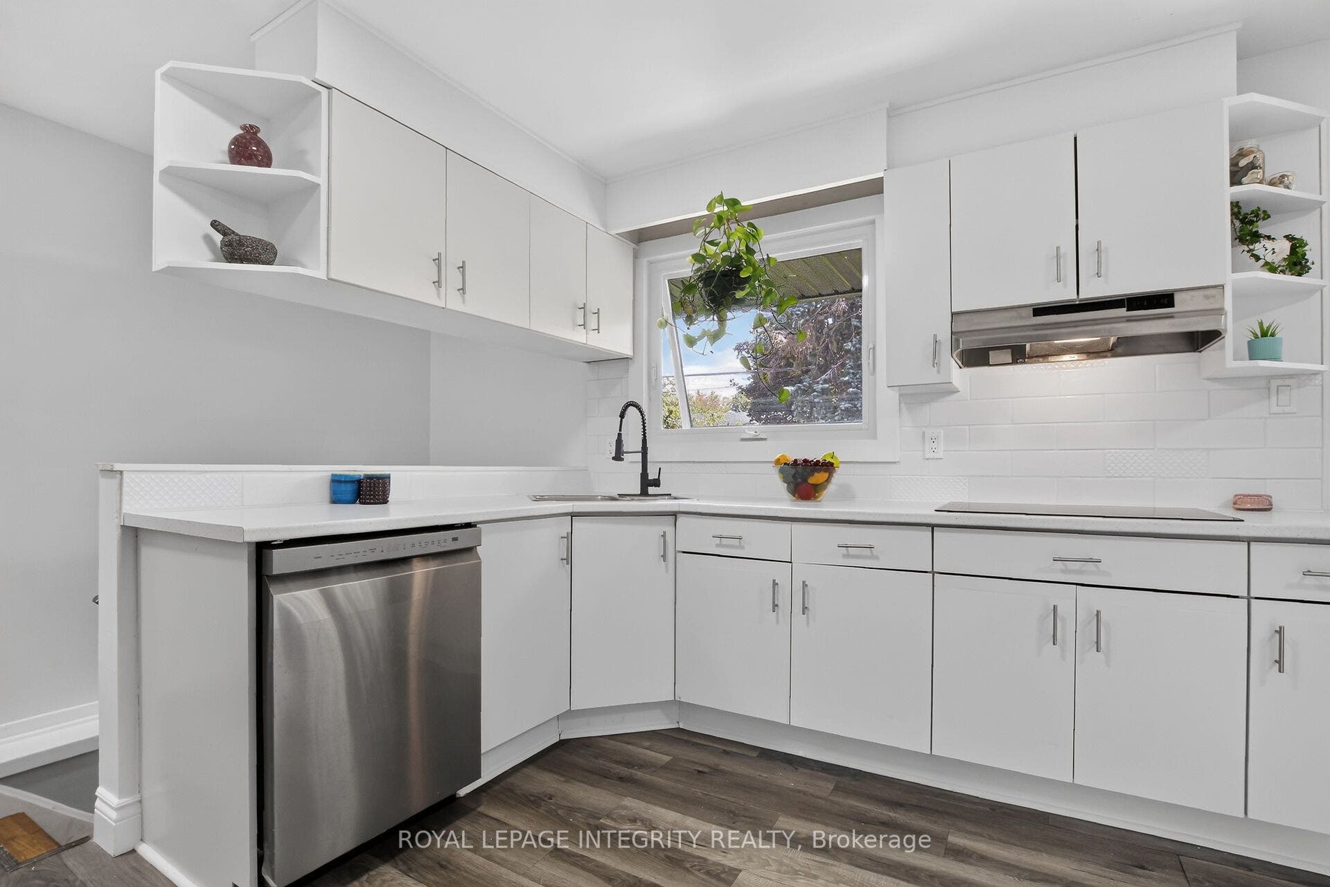 1213 Mcwatters Road, Parkway Park - Queensway Terrace S And Area, Ottawa ON K2C 3E7 1213 Mcwatters Road, Parkway Park - Queensway Terrace S And Area, Ottawa ON K2C 3E7