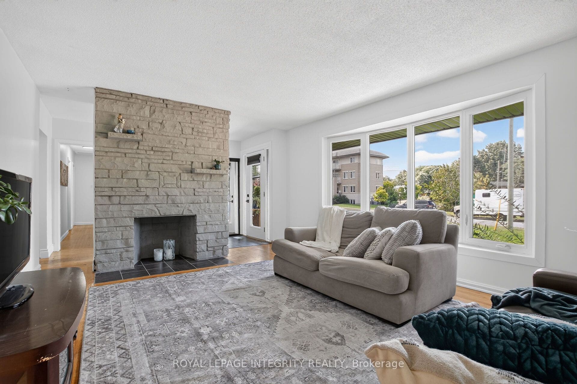 1213 Mcwatters Road, Parkway Park - Queensway Terrace S And Area, Ottawa ON K2C 3E7 1213 Mcwatters Road, Parkway Park - Queensway Terrace S And Area, Ottawa ON K2C 3E7
