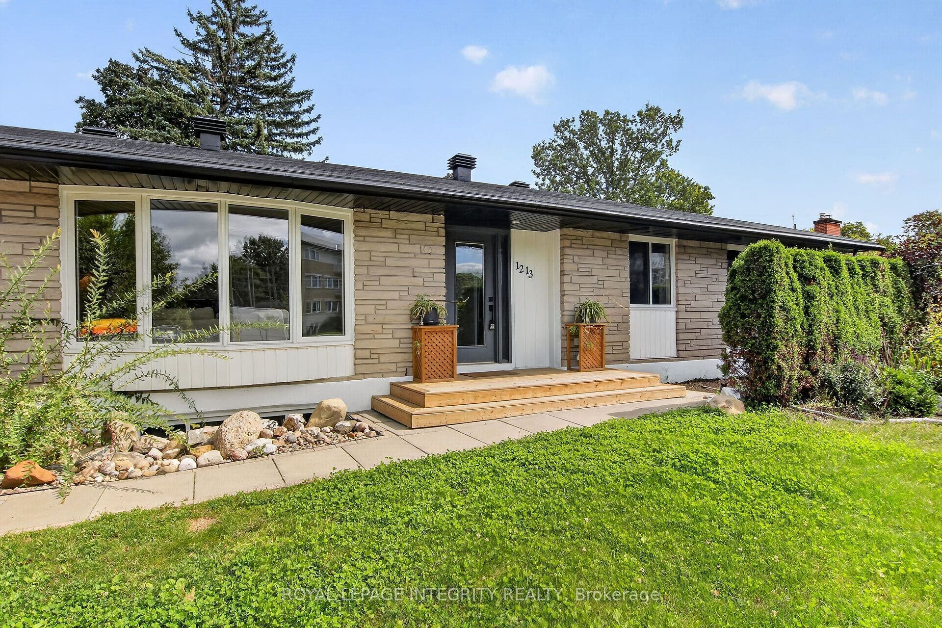 1213 Mcwatters Road, Parkway Park - Queensway Terrace S And Area, Ottawa ON K2C 3E7 1213 Mcwatters Road, Parkway Park - Queensway Terrace S And Area, Ottawa ON K2C 3E7