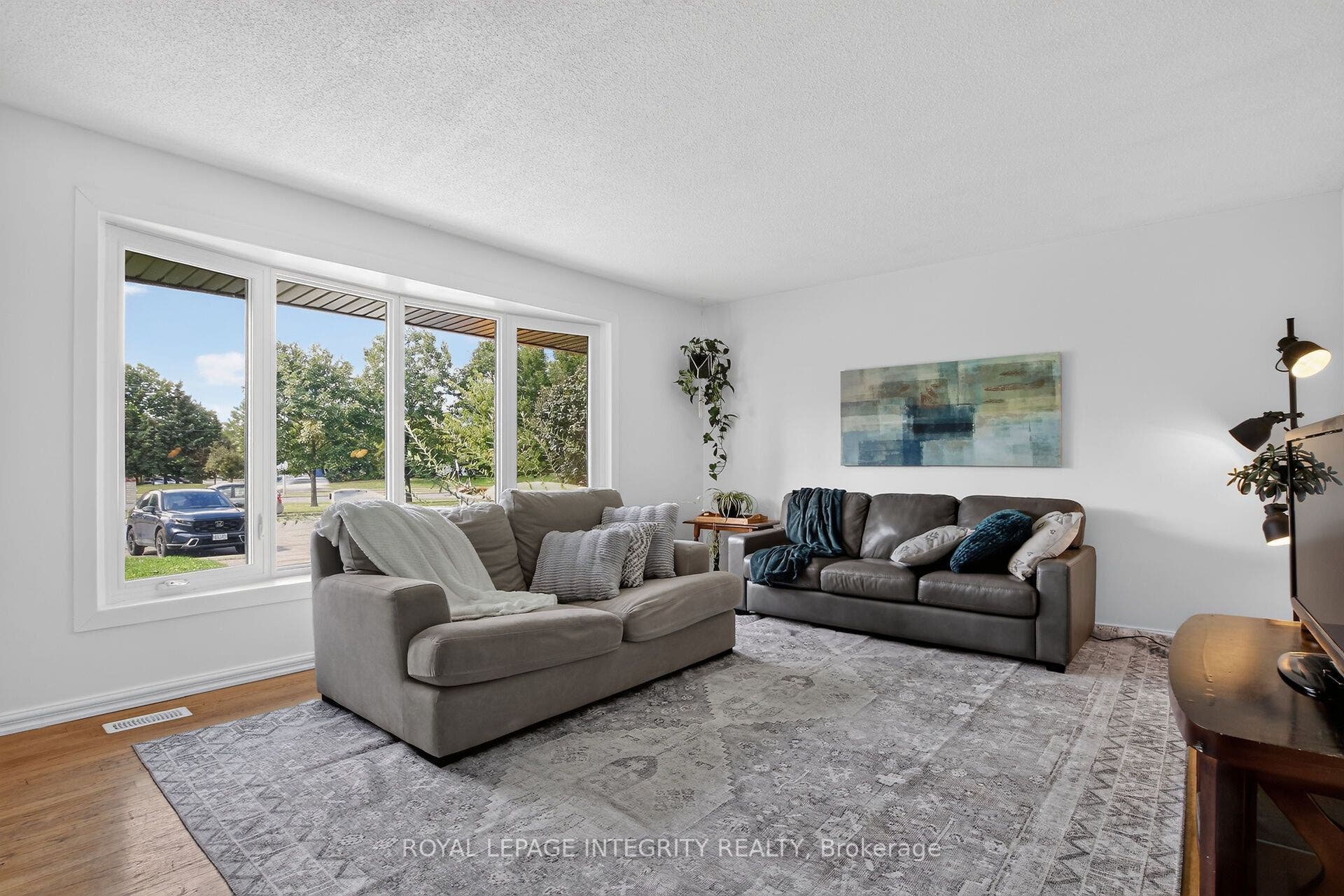 1213 Mcwatters Road, Parkway Park - Queensway Terrace S And Area, Ottawa ON K2C 3E7 1213 Mcwatters Road, Parkway Park - Queensway Terrace S And Area, Ottawa ON K2C 3E7