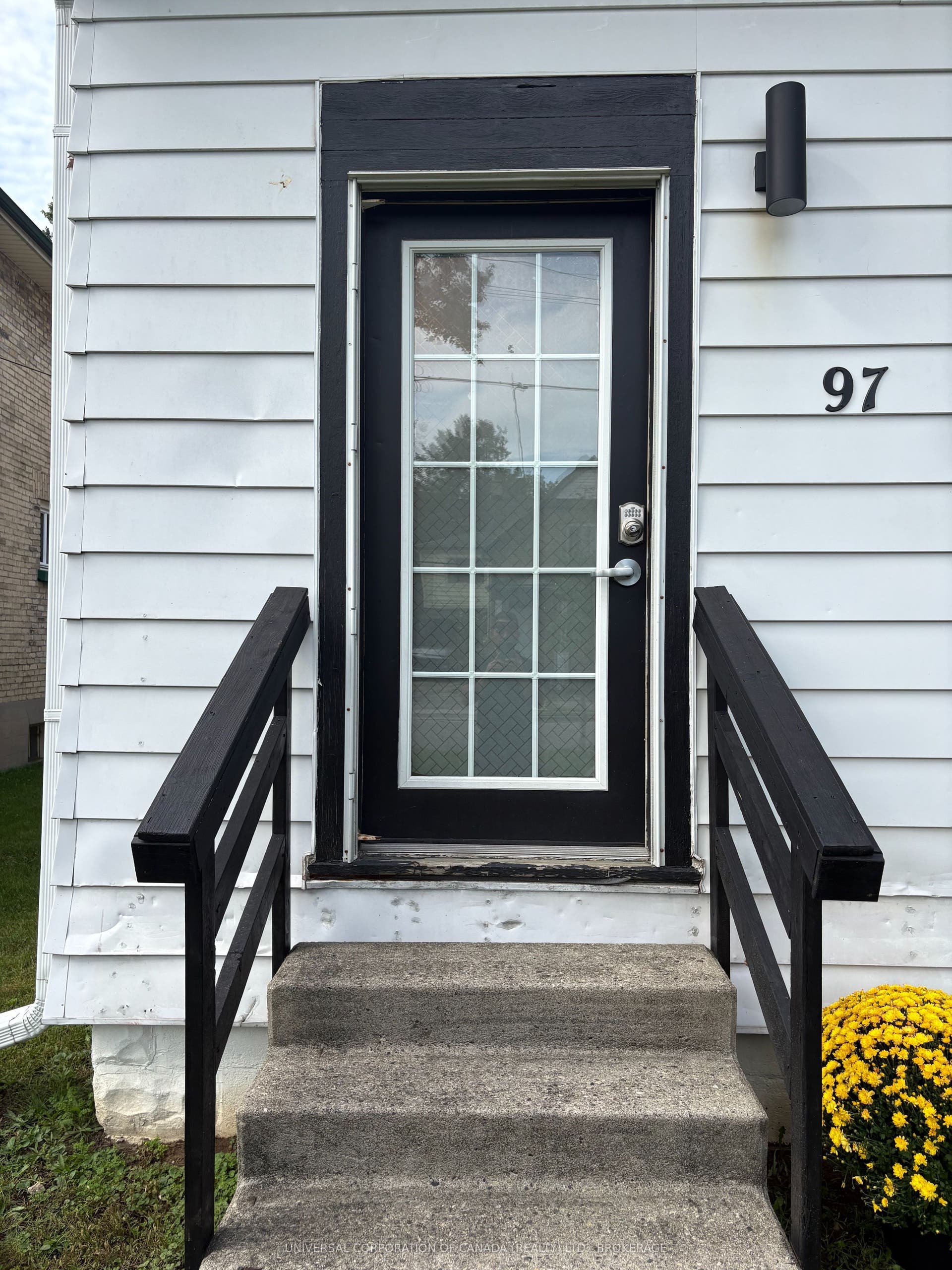 97 Chesley Avenue, London East, Middlesex ON N5Z 2C3
