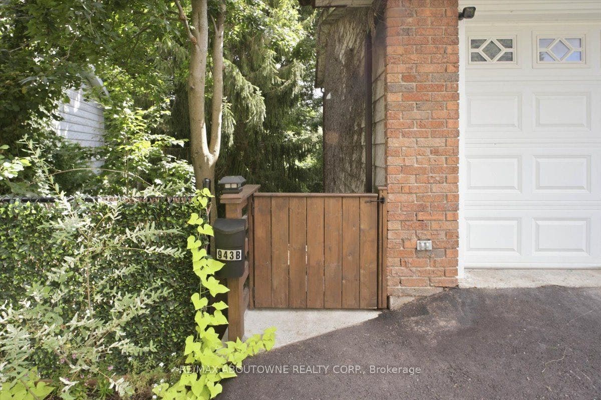 943 Mayfair Crescent, Kingston, Frontenac ON K7M 5S5 943 Mayfair Crescent, Kingston, Frontenac ON K7M 5S5