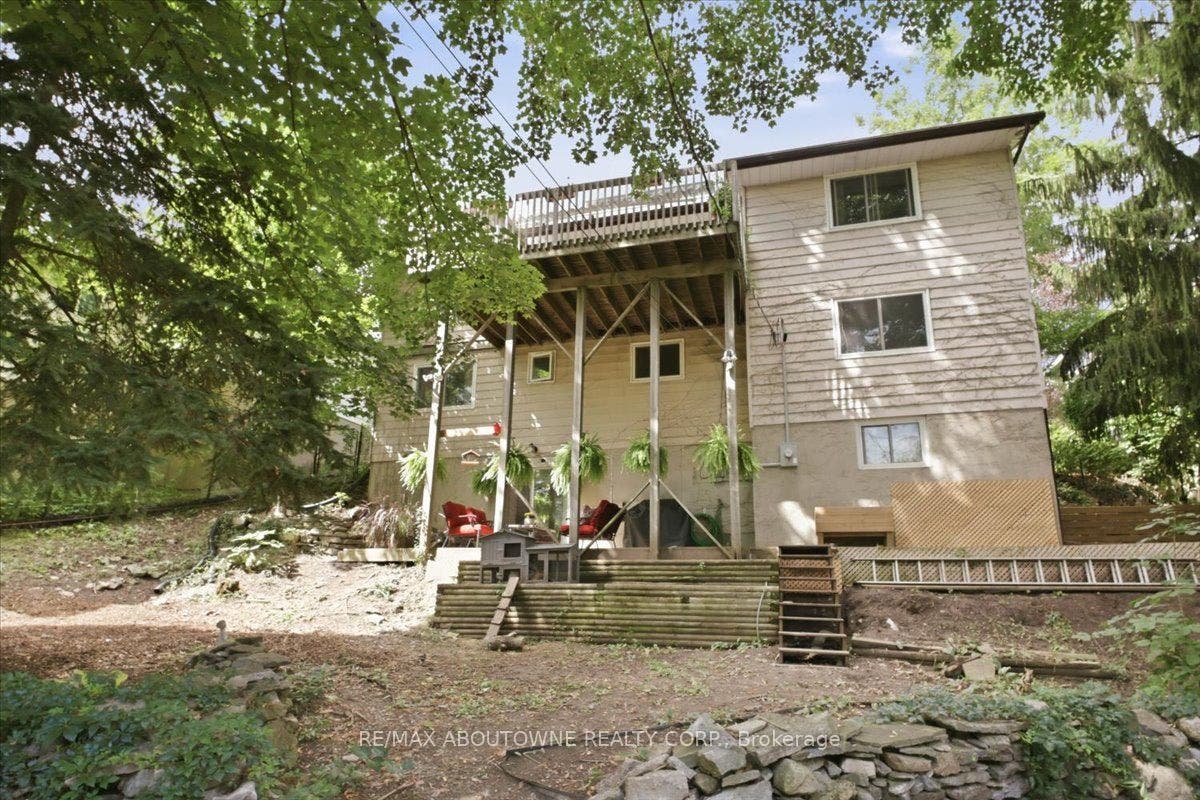 943 Mayfair Crescent, Kingston, Frontenac ON K7M 5S5 943 Mayfair Crescent, Kingston, Frontenac ON K7M 5S5